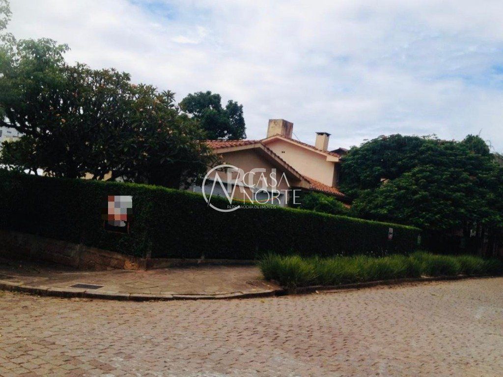 Casa à venda com 8 quartos, 500m², 1 suíte, 3 vagas, Rua Caracas no bairro Jardim Lindóia em Porto Alegre