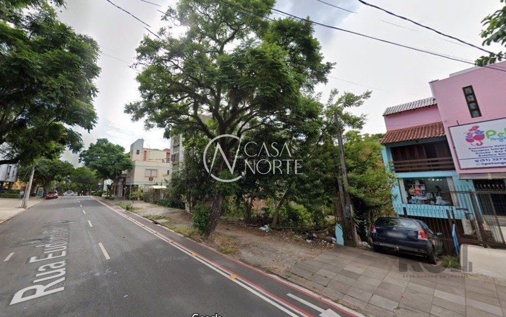 Terreno à venda  com 220m², Rua Eudoro Berlink no bairro Auxiliadora em Porto Alegre