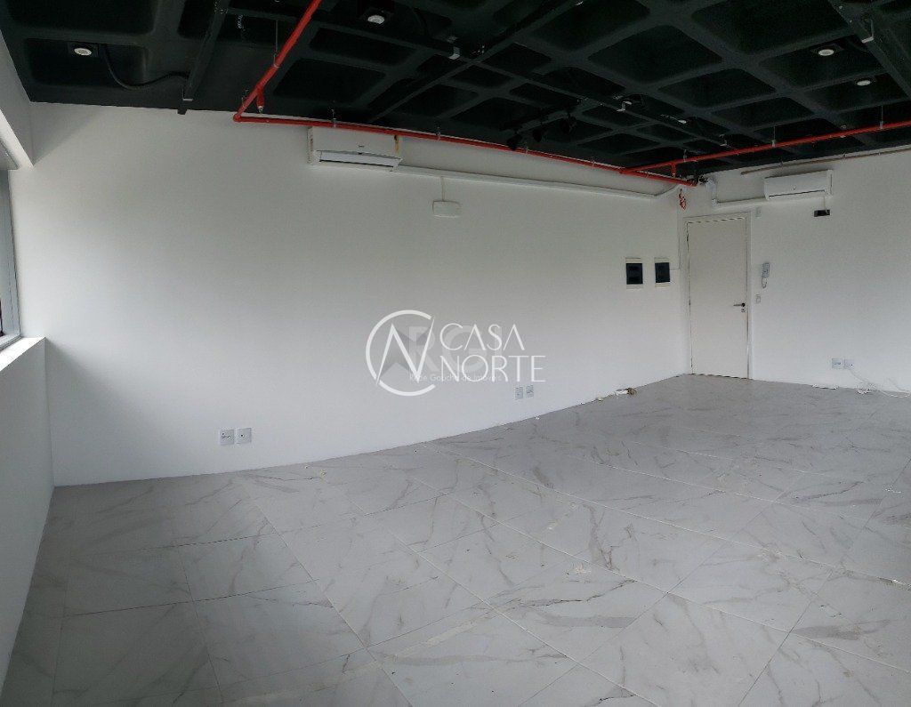 Sala Comercial à venda , 55m², Rua Vinte e Quatro de Outubro no bairro Moinhos de Vento em Porto Alegre