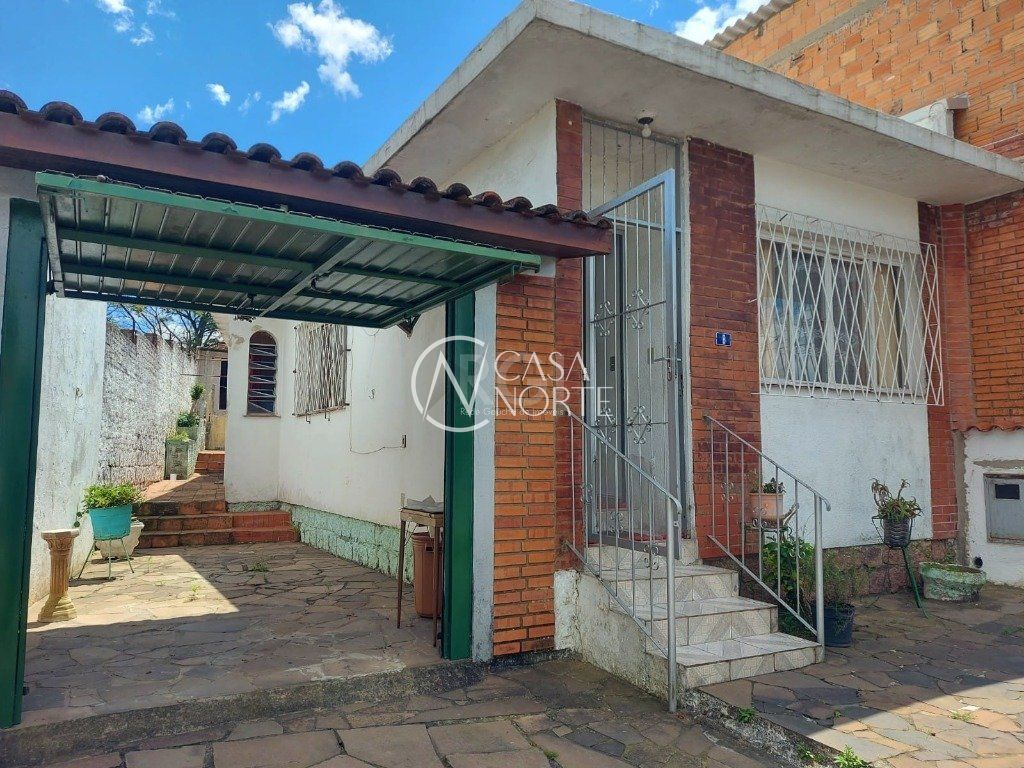 Casa à venda com 2 quartos, 66m², 2 vagas, Travessa Ieda no bairro Santa Tereza em Porto Alegre