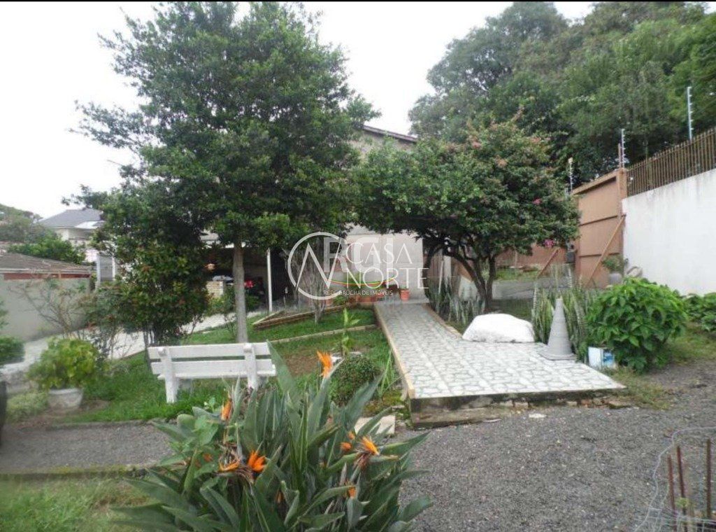 Casa à venda com 3 quartos, 150m², 1 suíte, 5 vagas, Rua Dom Luiz Guanella no bairro Vila Ipiranga em Porto Alegre