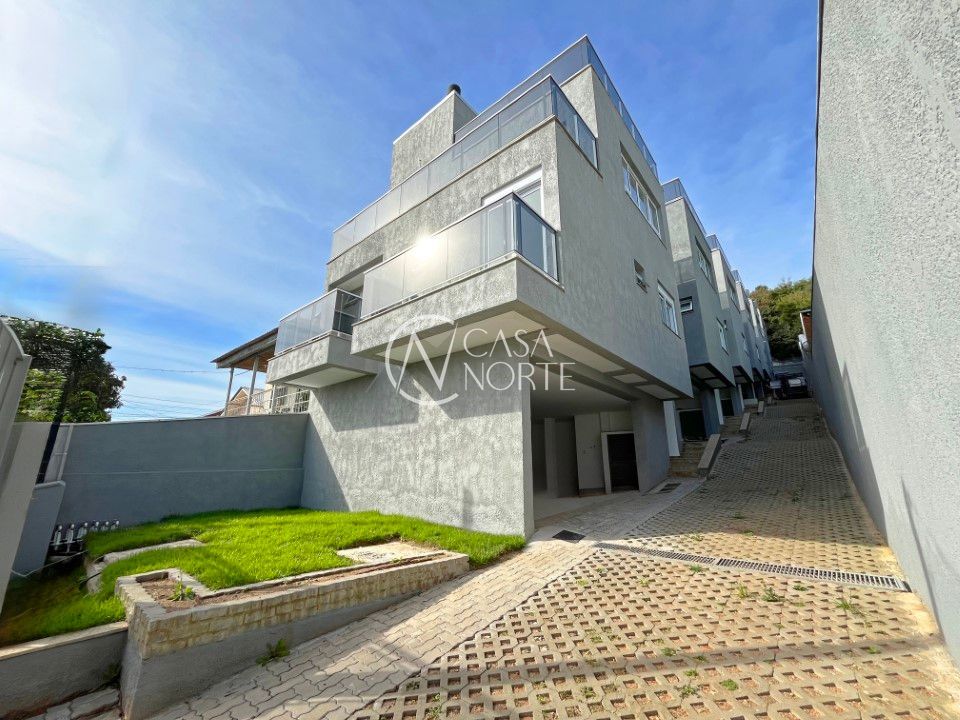 Casa de Condomínio à venda com 3 quartos, 225m², 3 suítes, 3 vagas, Rua Liberal no bairro Tristeza em Porto Alegre