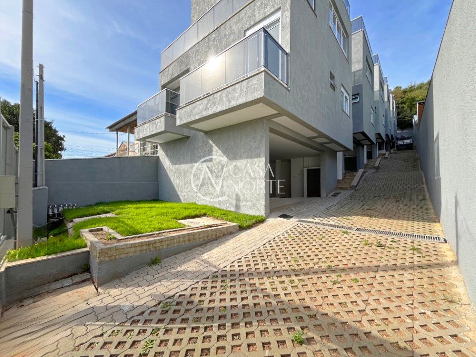 Casa de Condomínio à venda com 3 quartos, 225m², 3 suítes, 3 vagas, Rua Liberal no bairro Tristeza em Porto Alegre
