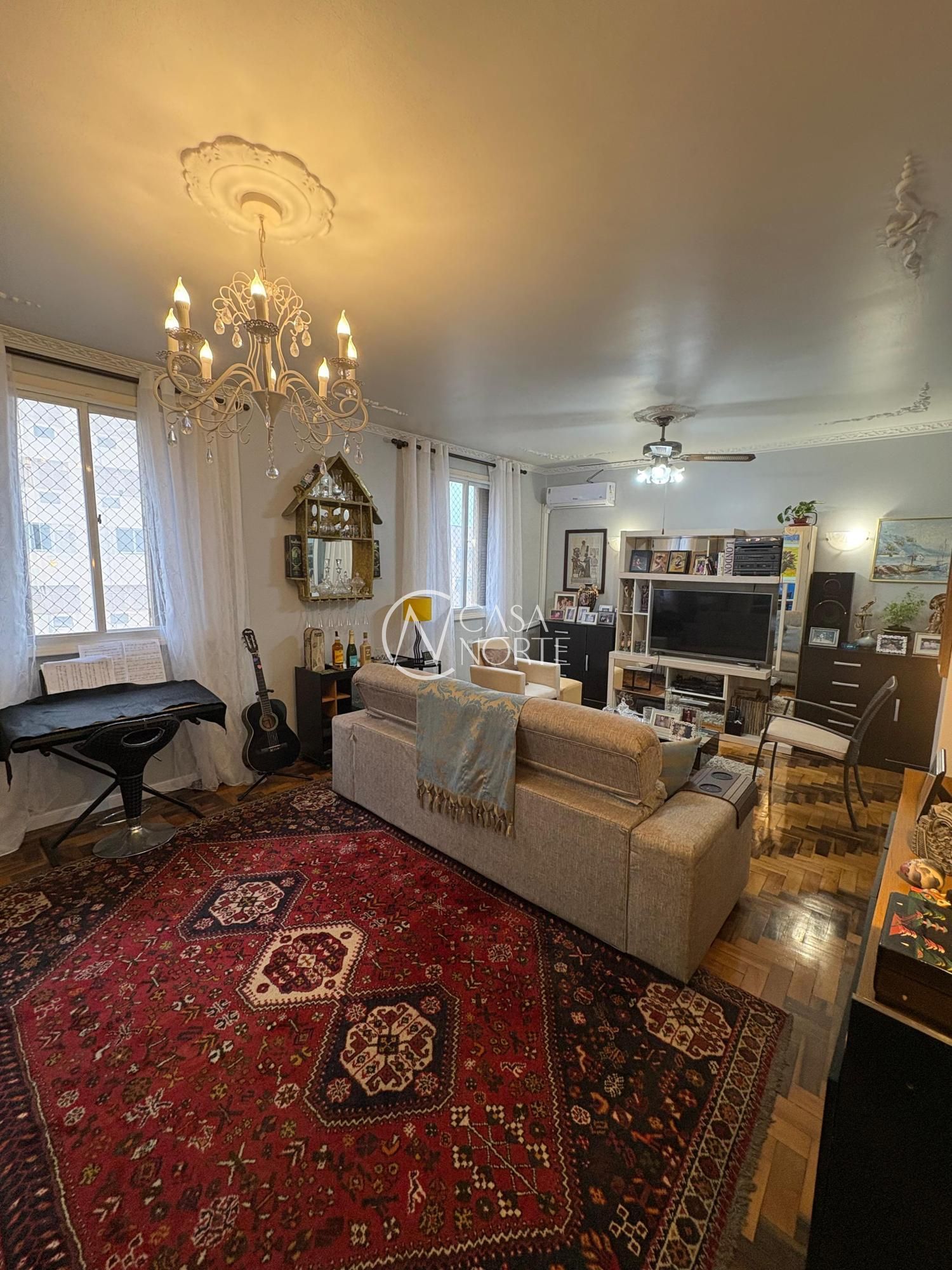 Apartamento à venda com 4 quartos, 133m², 1 vaga, Avenida Borges de Medeiros no bairro Centro Histórico em Porto Alegre