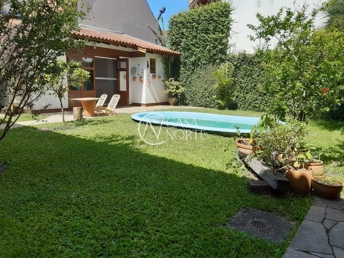 Casa à venda com 3 quartos, 373m², 1 suíte, 3 vagas, Avenida Guaíba no bairro Serraria em Porto Alegre