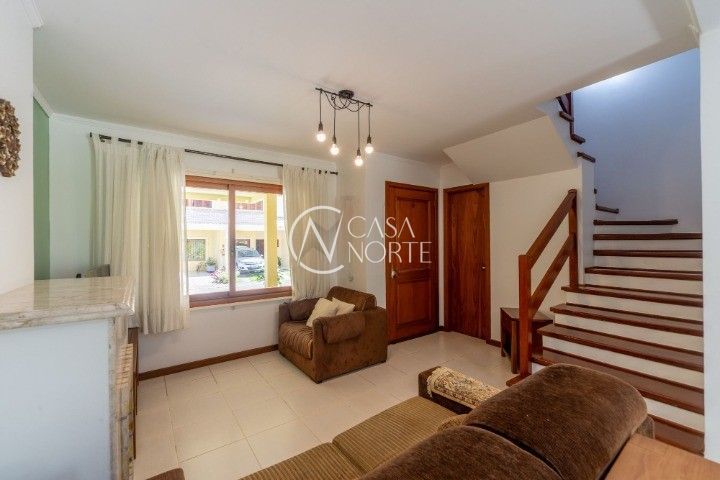 Casa de Condomínio à venda com 3 quartos, 192m², 1 suíte, 2 vagas, Avenida Eduardo Prado no bairro Cavalhada em Porto Alegre