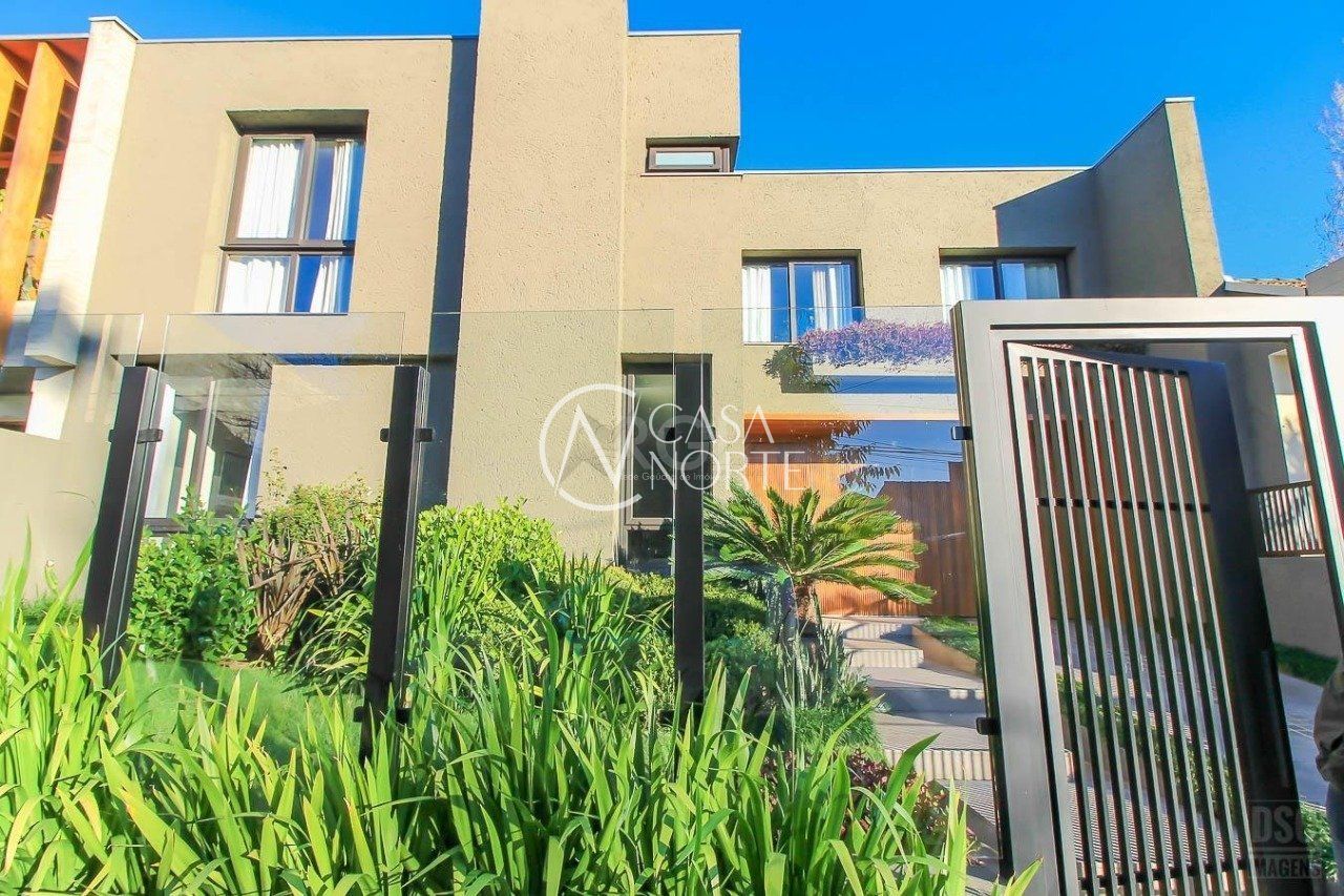 Casa à venda com 3 quartos, 238m², 3 suítes, 6 vagas, Rua de La Grange no bairro Três Figueiras em Porto Alegre