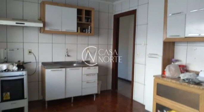 Casa à venda com 3 quartos, 341m², 2 suítes, 2 vagas, Rua Aquário no bairro Jardim Itu em Porto Alegre