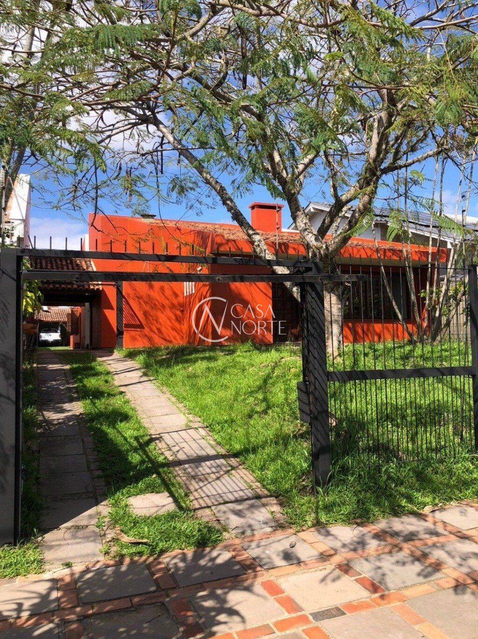 Casa à venda com 5 quartos, 230m², 2 suítes, 5 vagas, Avenida Saul Nonnenmacher no bairro Ipanema em Porto Alegre