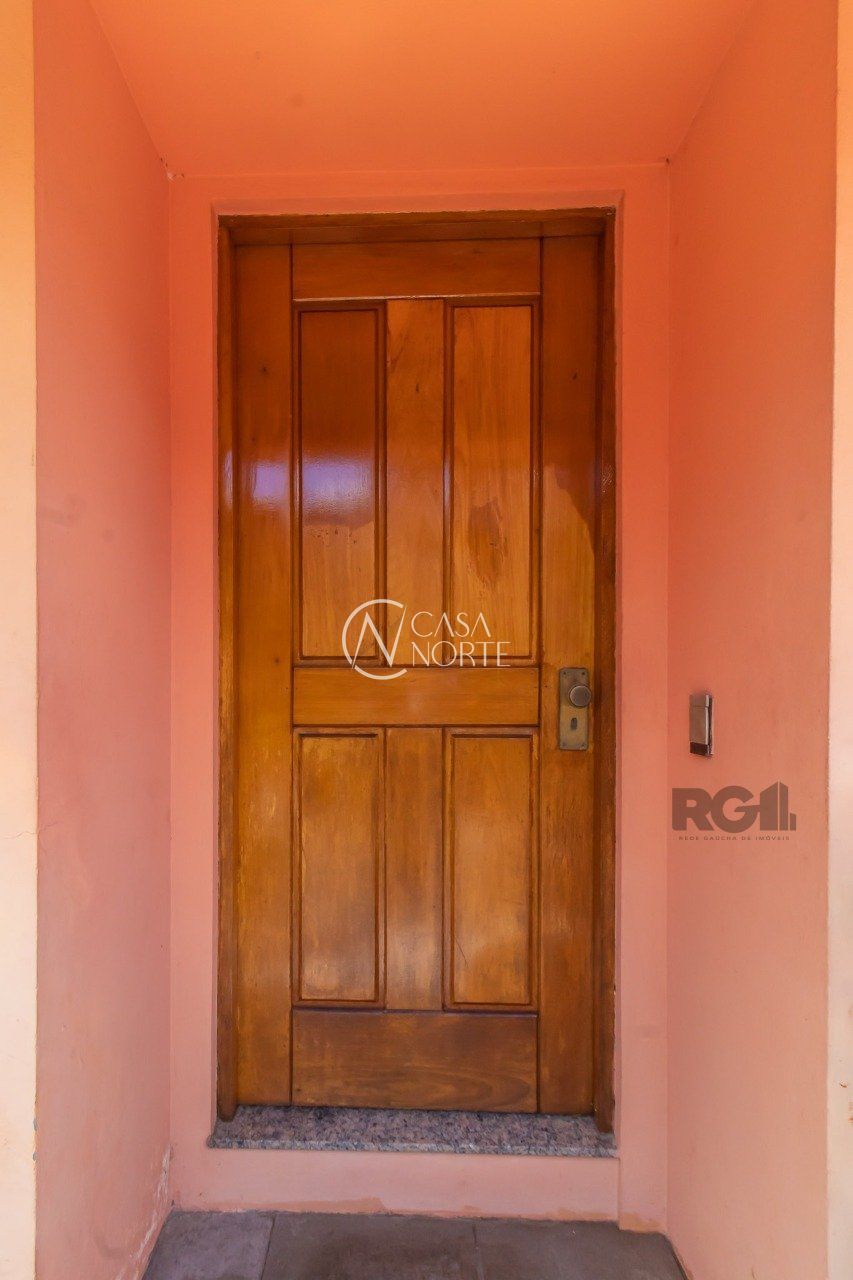 Casa de Condomínio à venda com 3 quartos, 286m², 1 suíte, 4 vagas, Rua Dona Ondina no bairro Menino Deus em Porto Alegre