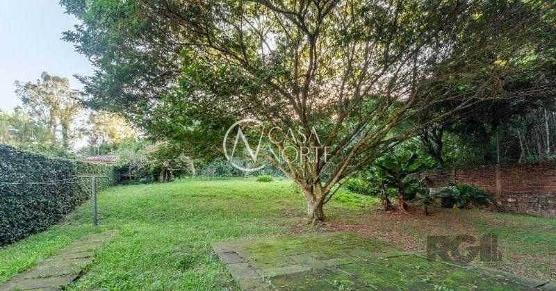 Casa à venda com 4 quartos, 552m², 2 suítes, 2 vagas, Rua Doutor Arnaldo da Silva Ferreira no bairro Jardim Isabel em Porto Alegre