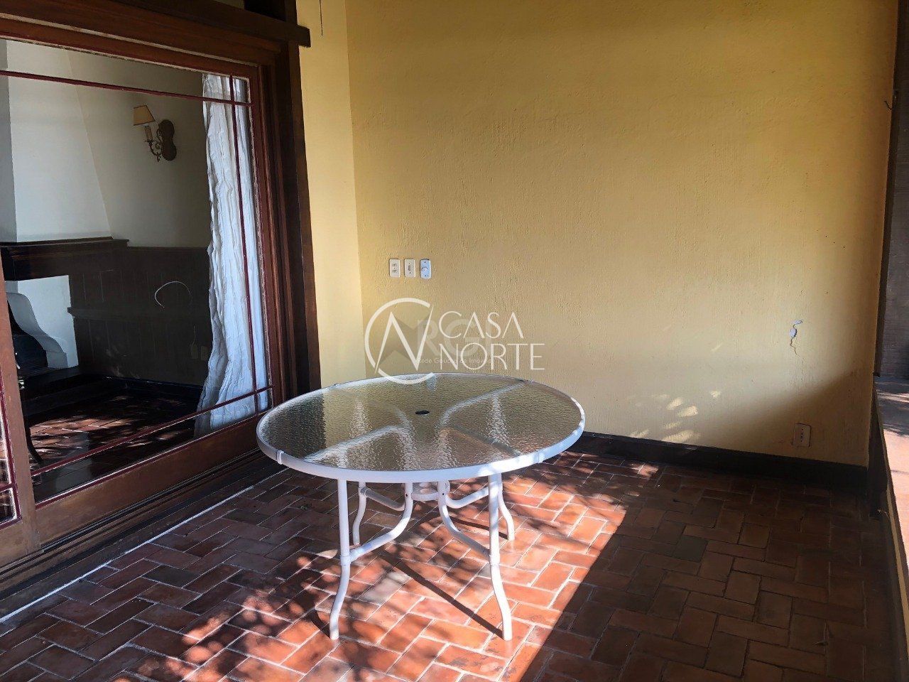 Casa de Condomínio à venda com 3 quartos, 420m², 3 suítes, 2 vagas, Rua Gilberto Laste no bairro Santa Tereza em Porto Alegre