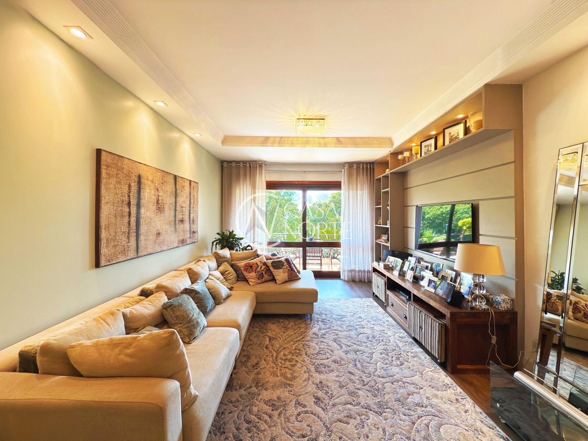 Apartamento à venda com 3 quartos, 209m², 1 suíte, 2 vagas, Rua Professor Cristiano Fischer no bairro Petrópolis em Porto Alegre