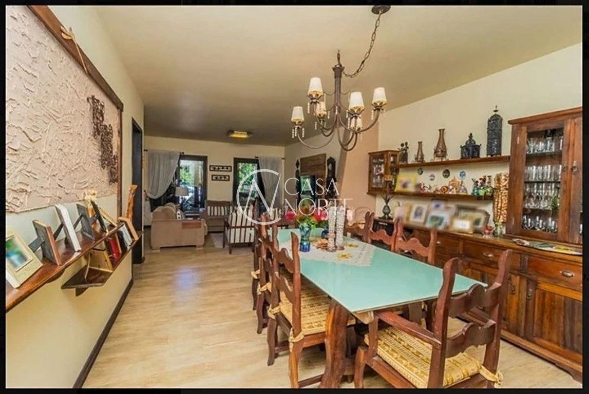 Casa à venda com 3 quartos, 280m², 1 suíte, 3 vagas, Rua Ítalo Brutto no bairro Espírito Santo em Porto Alegre