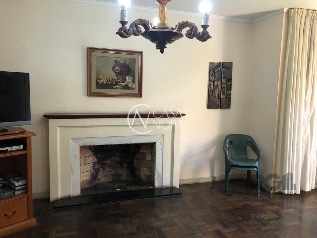 Casa à venda com 4 quartos, 257m², 1 suíte, 2 vagas, Rua Grao Para no bairro Menino Deus em Porto Alegre