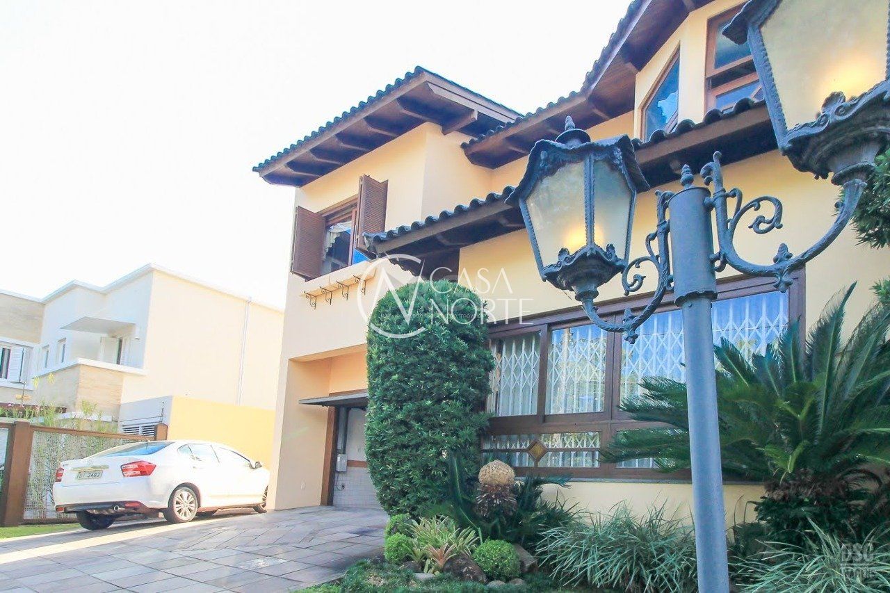 Casa à venda com 4 quartos, 379m², 2 suítes, 4 vagas, Rua Doutor João Palombini no bairro Ipanema em Porto Alegre