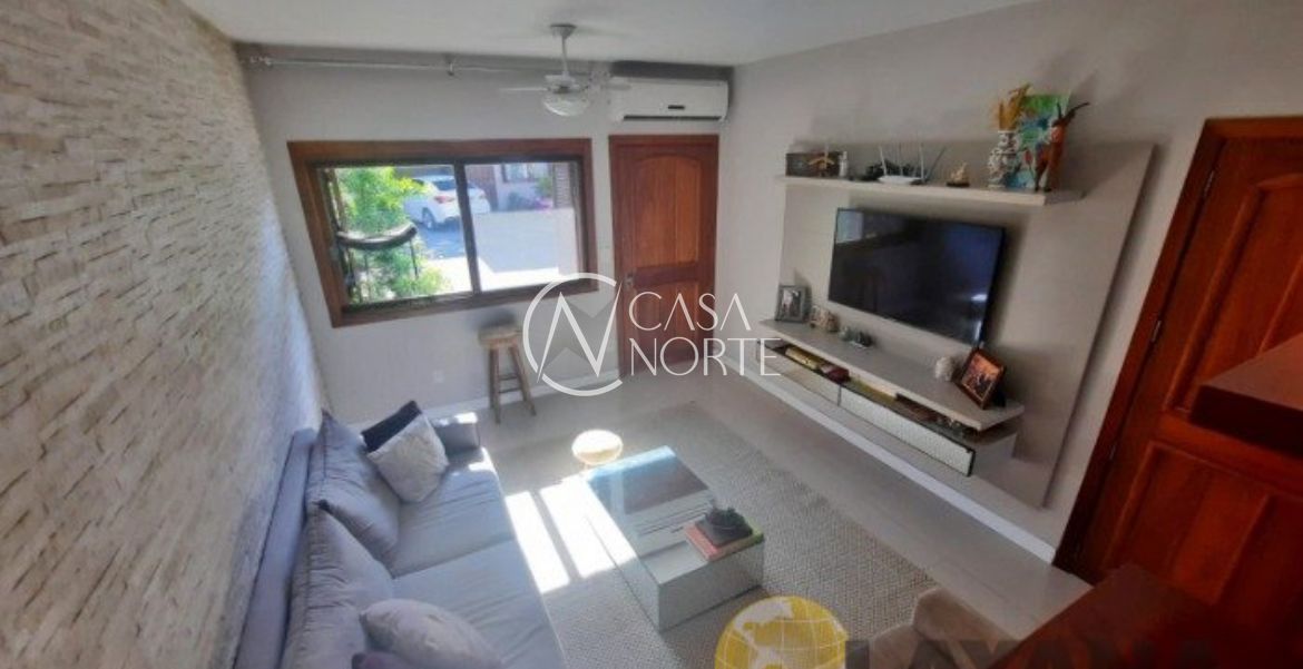 Casa de Condomínio à venda com 3 quartos, 196m², 1 suíte, 2 vagas, Avenida Orleaes no bairro Guarujá em Porto Alegre