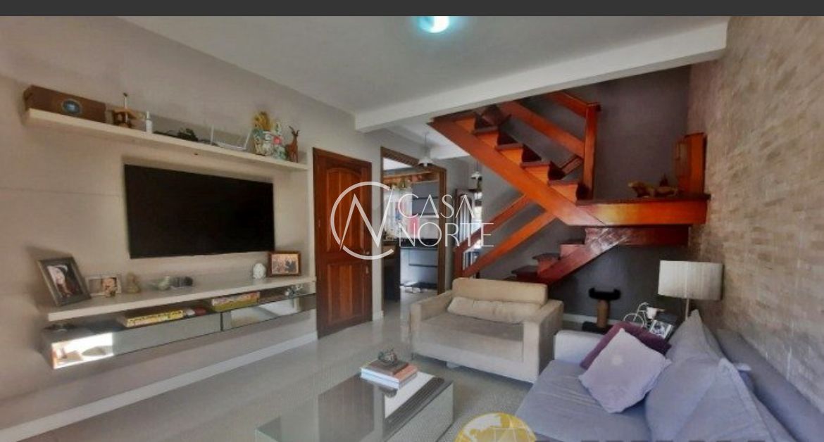 Casa de Condomínio à venda com 3 quartos, 196m², 1 suíte, 2 vagas, Avenida Orleaes no bairro Guarujá em Porto Alegre