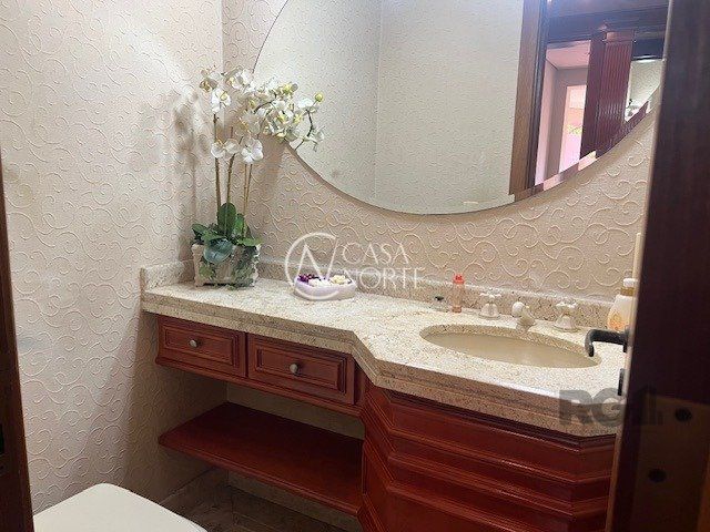 Apartamento à venda com 4 quartos, 250m², 1 suíte, 2 vagas, Rua Carlos Trein Filho no bairro Auxiliadora em Porto Alegre