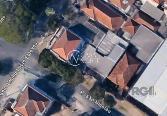 Casa à venda , 290m², 2 vagas, Avenida General Emílio Lúcio Esteves no bairro Santa Maria Goretti em Porto Alegre