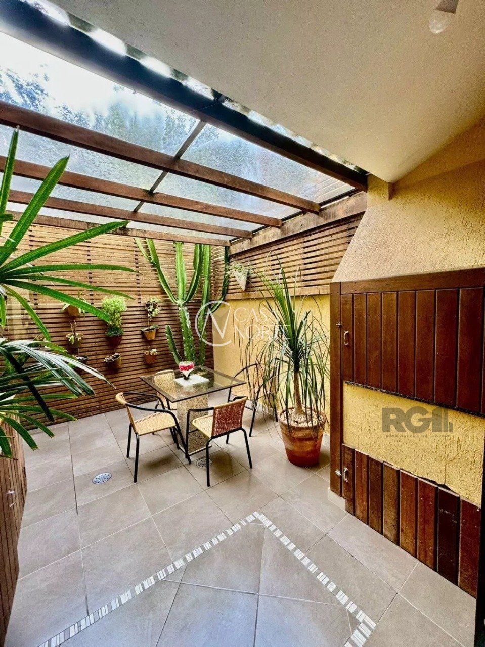 Casa de Condomínio à venda com 3 quartos, 157m², 1 suíte, 2 vagas, Rua General Rondon no bairro Tristeza em Porto Alegre