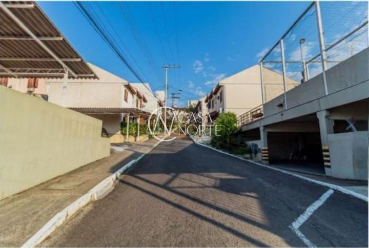 Casa de Condomínio à venda com 3 quartos, 72m², 1 vaga, Avenida Monte Cristo no bairro Vila Nova em Porto Alegre