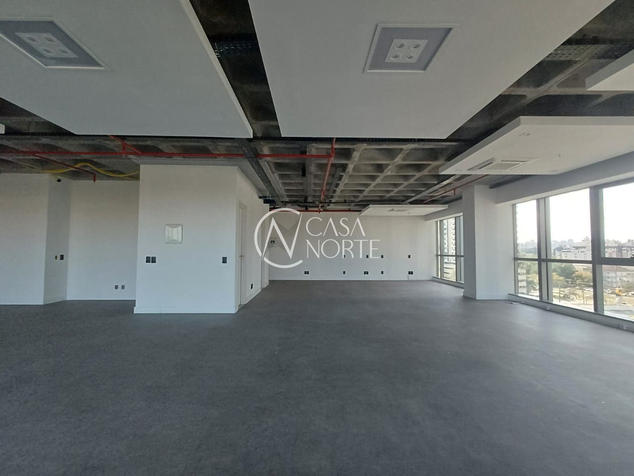 Sala Comercial à venda com 1 quarto, 137m², 1 vaga, Rua Manoelito de Ornellas no bairro Praia de Belas em Porto Alegre