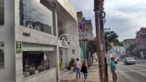 Sala Comercial à venda com 1 quarto, 200m², 2 vagas, Avenida Protásio Alves no bairro Petrópolis em Porto Alegre