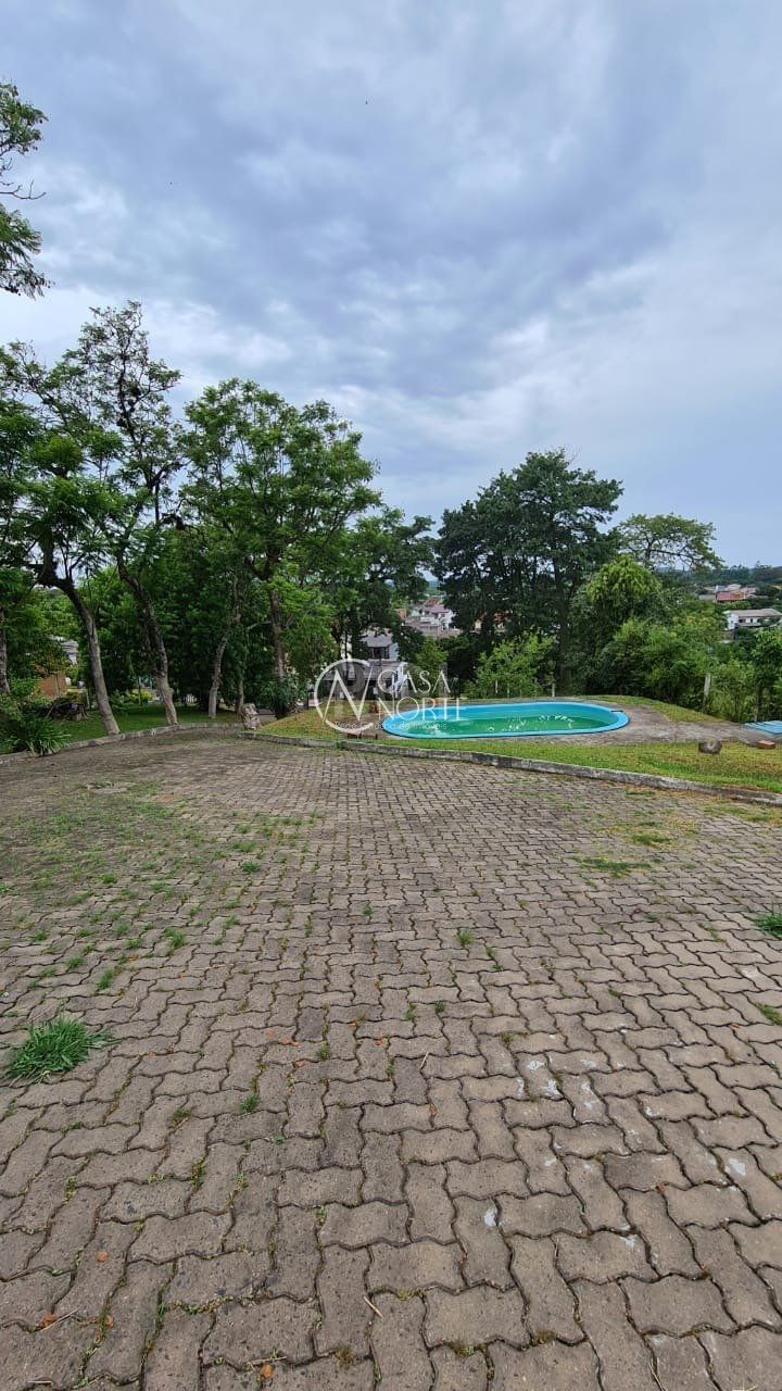 Sobrado à venda com 3 quartos, 200m², 1 suíte, 3 vagas, Rua Florencio Farias no bairro Belém Novo em Porto Alegre