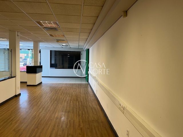 Loja à venda com 3 quartos, 388m², Avenida Wenceslau Escobar no bairro Tristeza em Porto Alegre