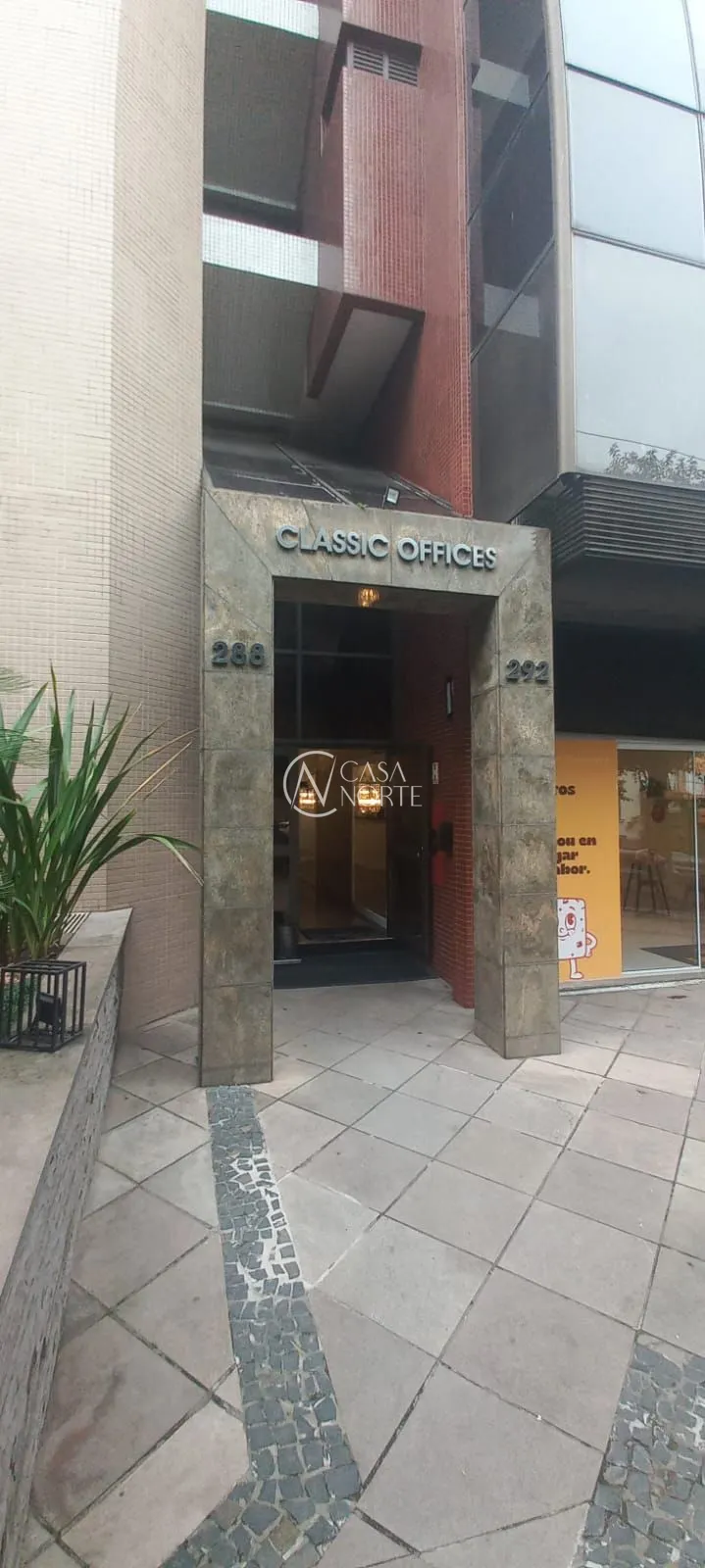 Conjunto Comercial à venda com 3 quartos, 44m², 1 vaga, Rua Doutor Florêncio Ygartua no bairro Moinhos de Vento em Porto Alegre