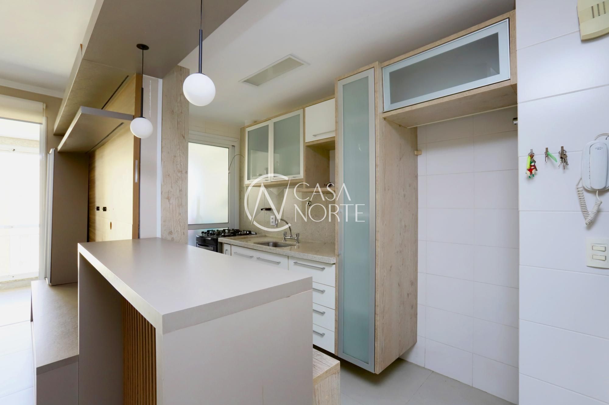 Apartamento à venda com 2 quartos, 69m², 1 suíte, 2 vagas, Avenida Grécia no bairro Passo da Areia em Porto Alegre