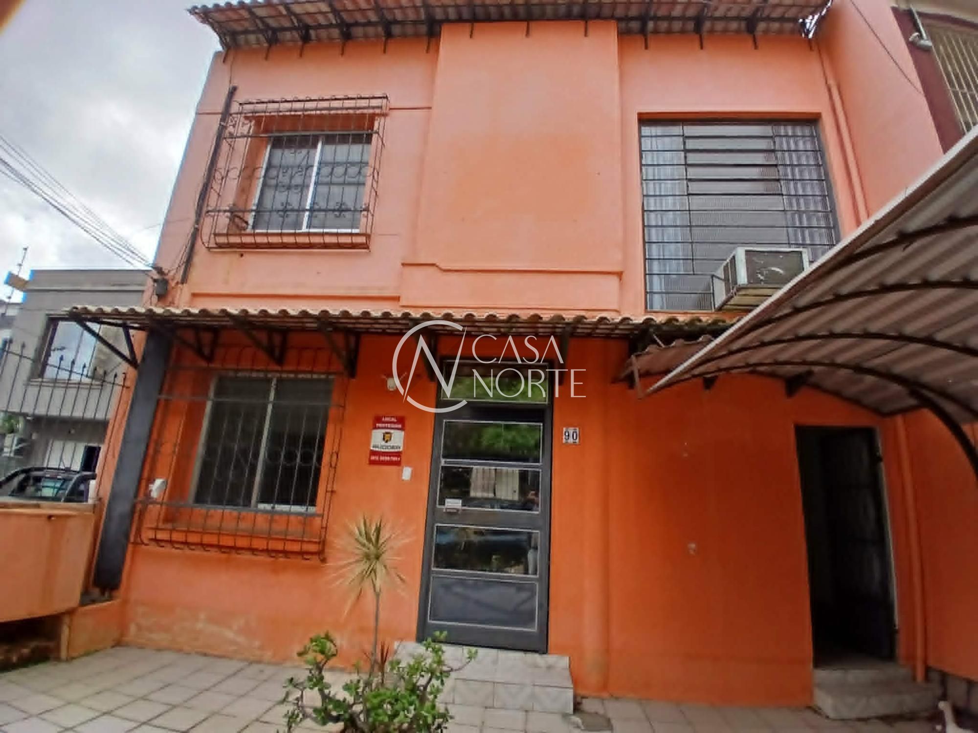 Casa Comercial à venda com 6 quartos, 290m², 2 vagas, Rua Olinda no bairro Floresta em Porto Alegre