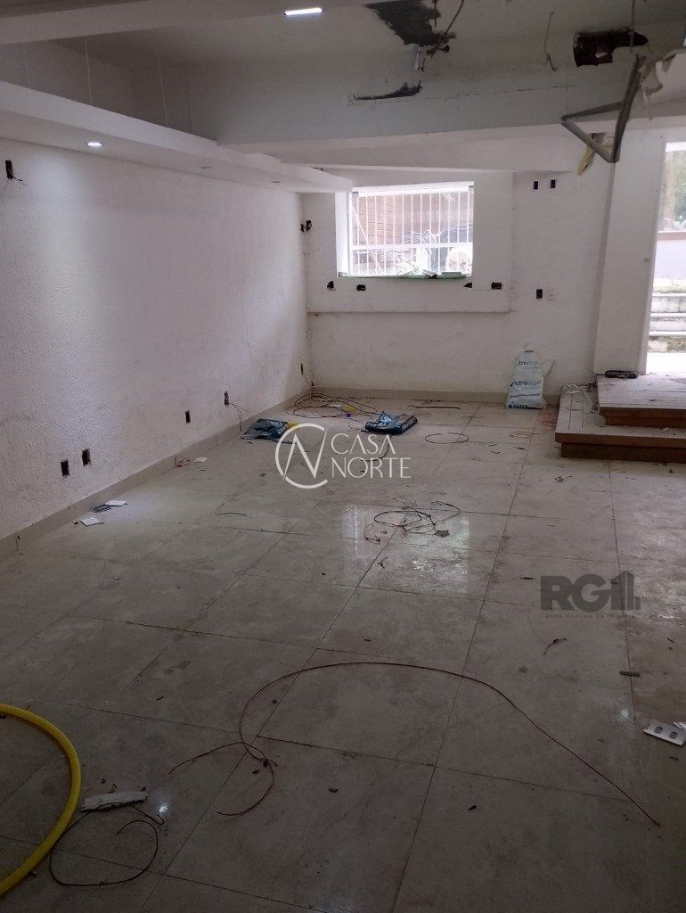 Loja à venda , 7501m², Rua Mostardeiro no bairro Rio Branco em Porto Alegre