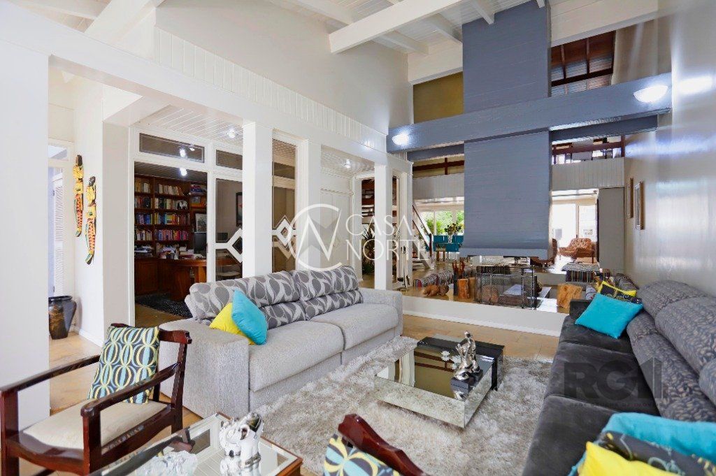 Casa à venda com 5 quartos, 598m², 4 suítes, 4 vagas, Avenida Saul Nonnenmacher no bairro Ipanema em Porto Alegre