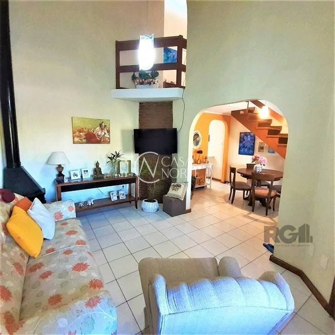 Casa à venda com 3 quartos, 115m², 2 vagas, Rua Constantino Fernando Onorato Bottini no bairro Hípica em Porto Alegre