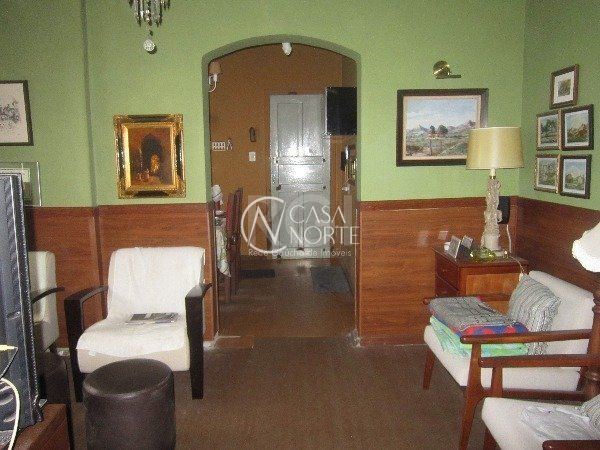 Casa à venda com 1 quarto, 137m², 1 suíte, 4 vagas, Rua Doutor Timoteo no bairro Floresta em Porto Alegre