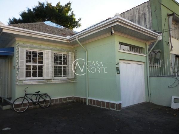Casa Comercial à venda , 242m², 5 vagas, Rua Doutor Timoteo no bairro Floresta em Porto Alegre
