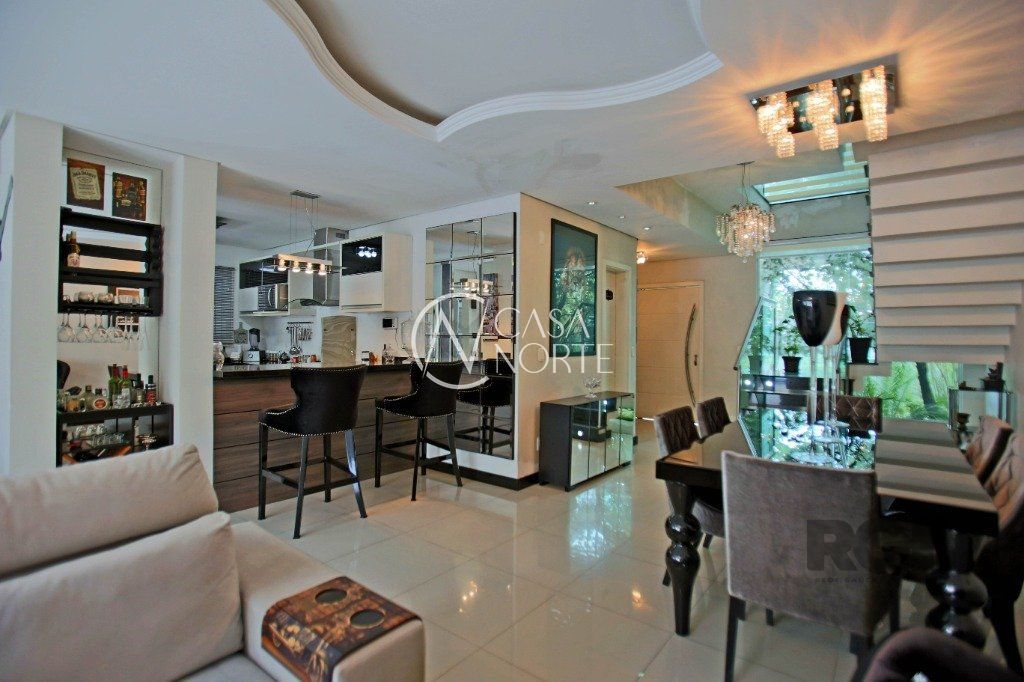 Casa à venda com 3 quartos, 300m², 1 suíte, 4 vagas, Avenida Ecoville no bairro Sarandi em Porto Alegre