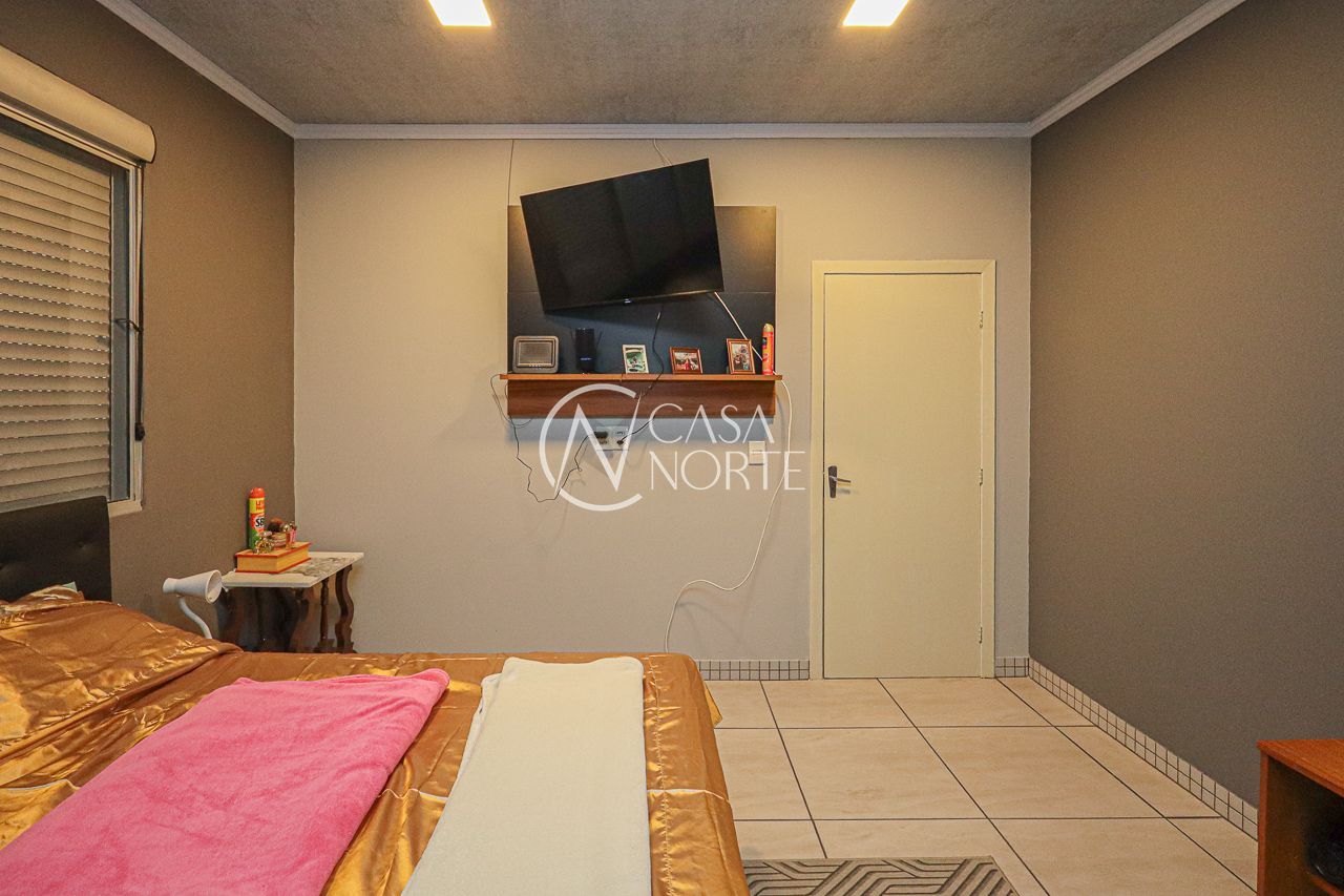 Pavilhão à venda com 8 quartos, 596m², 2 vagas, Rua Doutor Fernando Ortiz Schneider no bairro Partenon em Porto Alegre