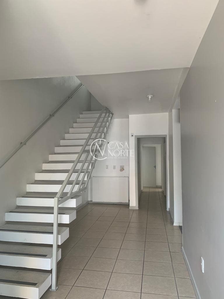 Casa Comercial à venda , 303m², Avenida Cristóvão Colombo no bairro São João em Porto Alegre