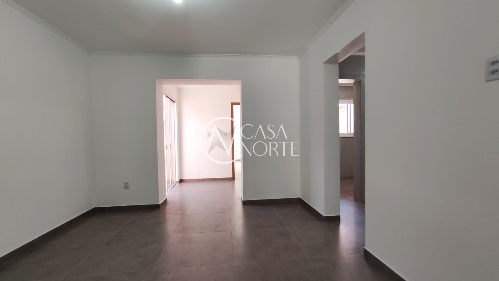 Casa à venda com 4 quartos, 222m², 2 suítes, 5 vagas, Avenida Alberto Pasqualini no bairro Jardim Sabará em Porto Alegre