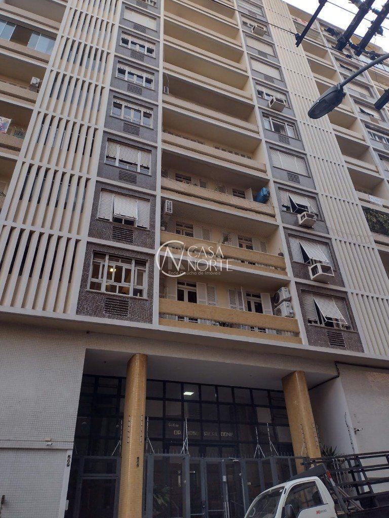 Apartamento à venda com 3 quartos, 134m², 1 suíte, Rua Santo Antônio no bairro Floresta em Porto Alegre