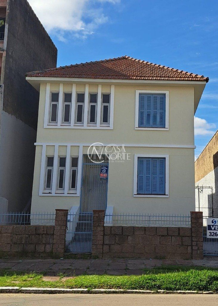 Casa Comercial à venda , 386m², 3 vagas, Rua Conselheiro Travassos no bairro São Geraldo em Porto Alegre