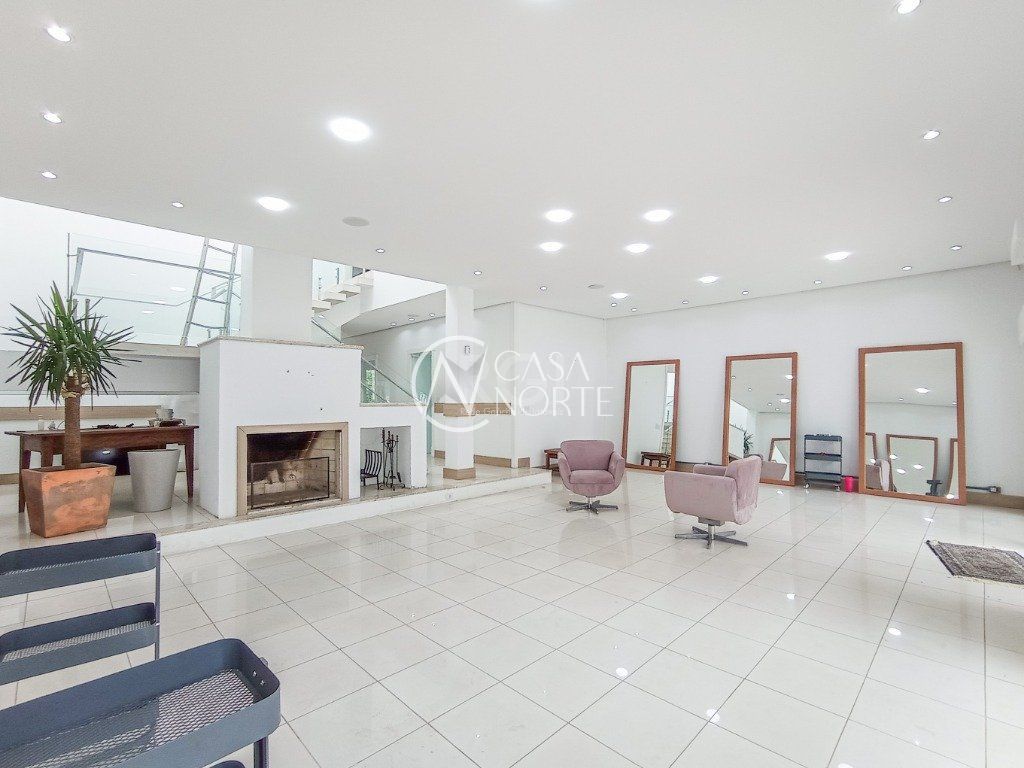 Casa Comercial à venda , 530m², 4 vagas, Rua João Caetano no bairro Três Figueiras em Porto Alegre