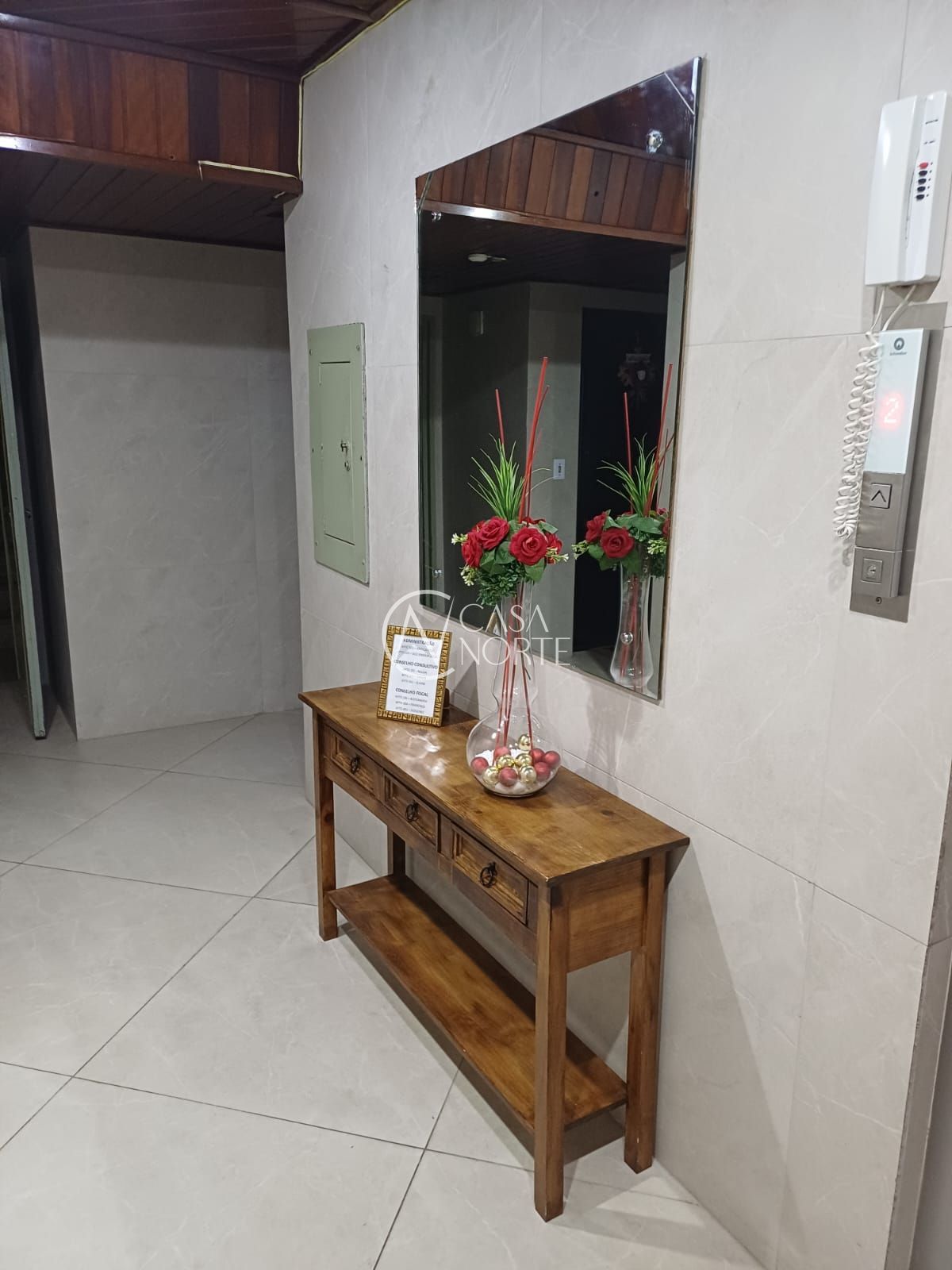 Apartamento à venda com 2 quartos, 56m², 1 vaga, Rua Aracy Froes no bairro Jardim Sabará em Porto Alegre