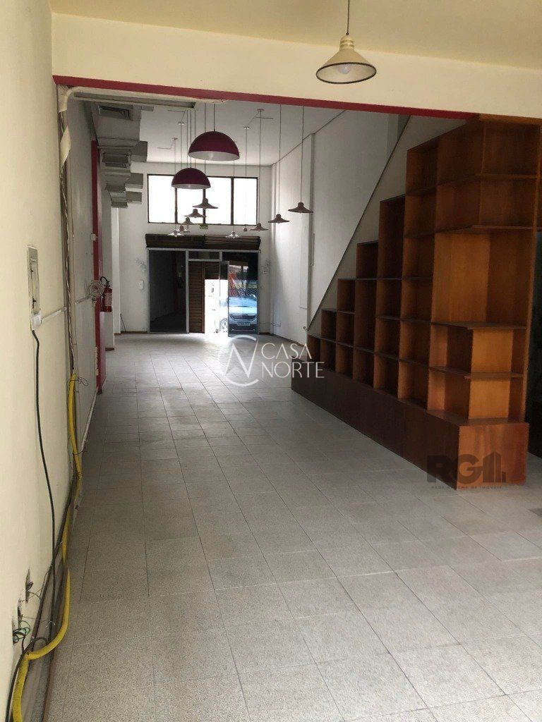 Loja à venda , 131m², Avenida Cristóvão Colombo no bairro Floresta em Porto Alegre
