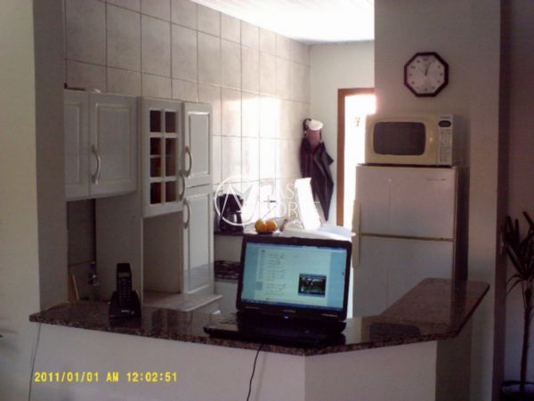 Casa à venda com 3 quartos, 62m², Rua Irmao Mainar Longhi no bairro Hípica em Porto Alegre