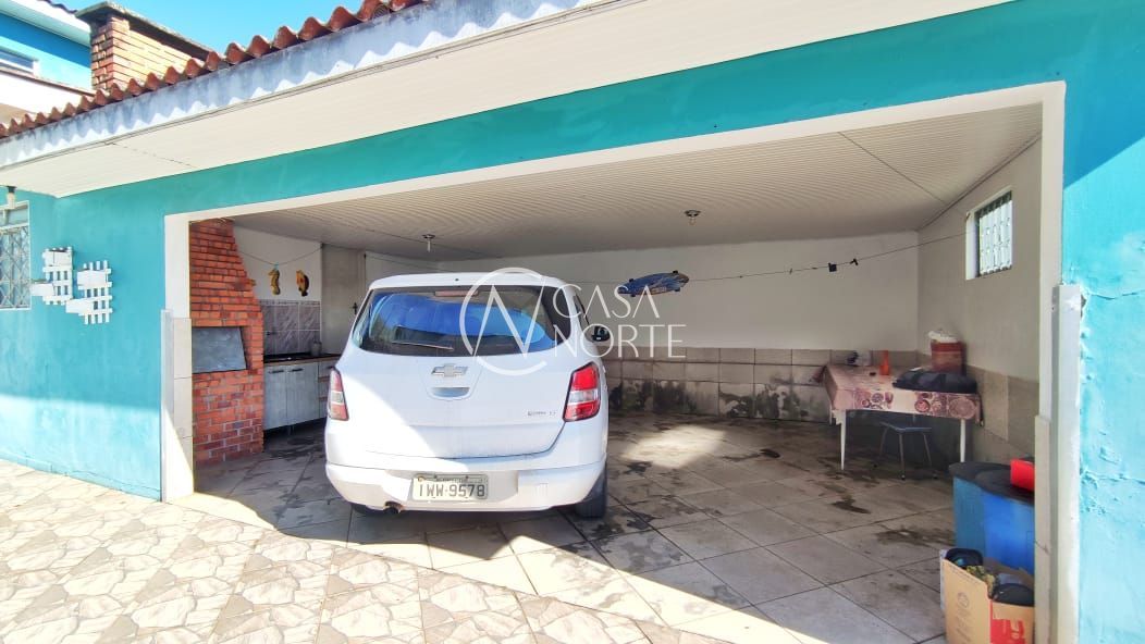 Casa à venda com 3 quartos, 154m², 5 vagas, Rua Lopes Teixeira no bairro Jardim Itu em Porto Alegre