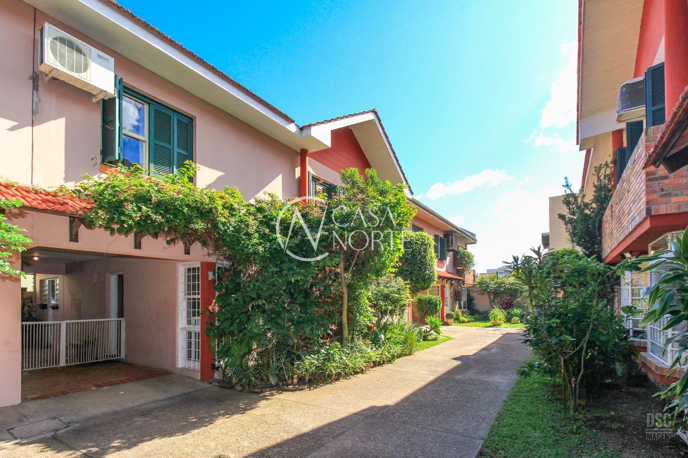 Casa de Condomínio à venda com 3 quartos, 133m², 1 suíte, 2 vagas, Rua Landel de Moura no bairro Tristeza em Porto Alegre